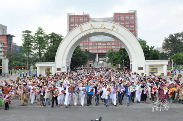 暨南大学校长、中国工程院院士邢锋：以“人工智能+”赋能高质量发展