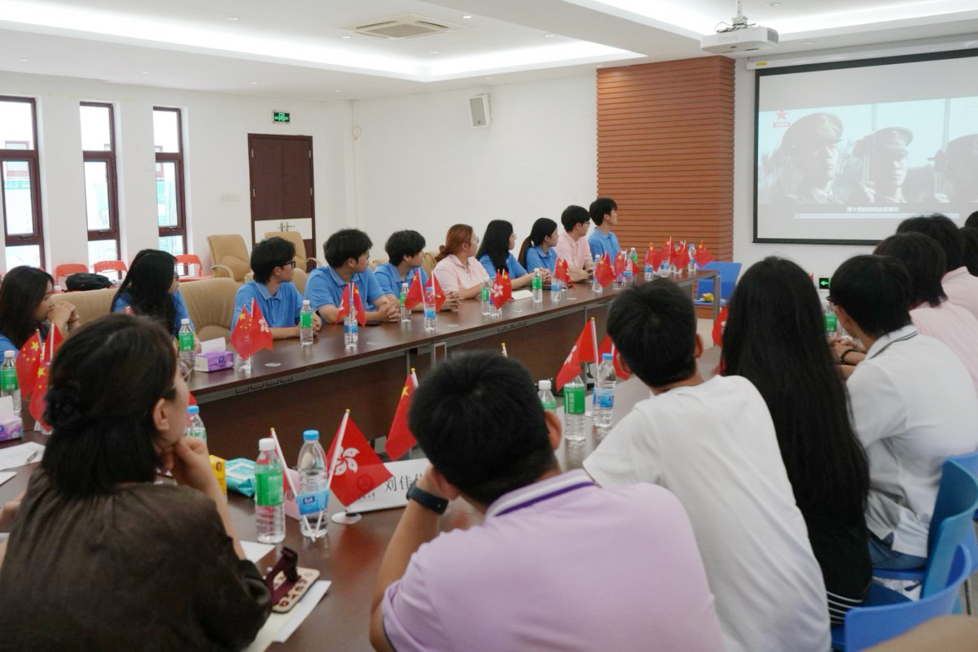 四海书院举办庆祝香港回归祖国28周年师生座谈会