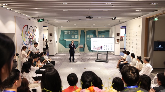 邢锋为营员们开展专题讲座。