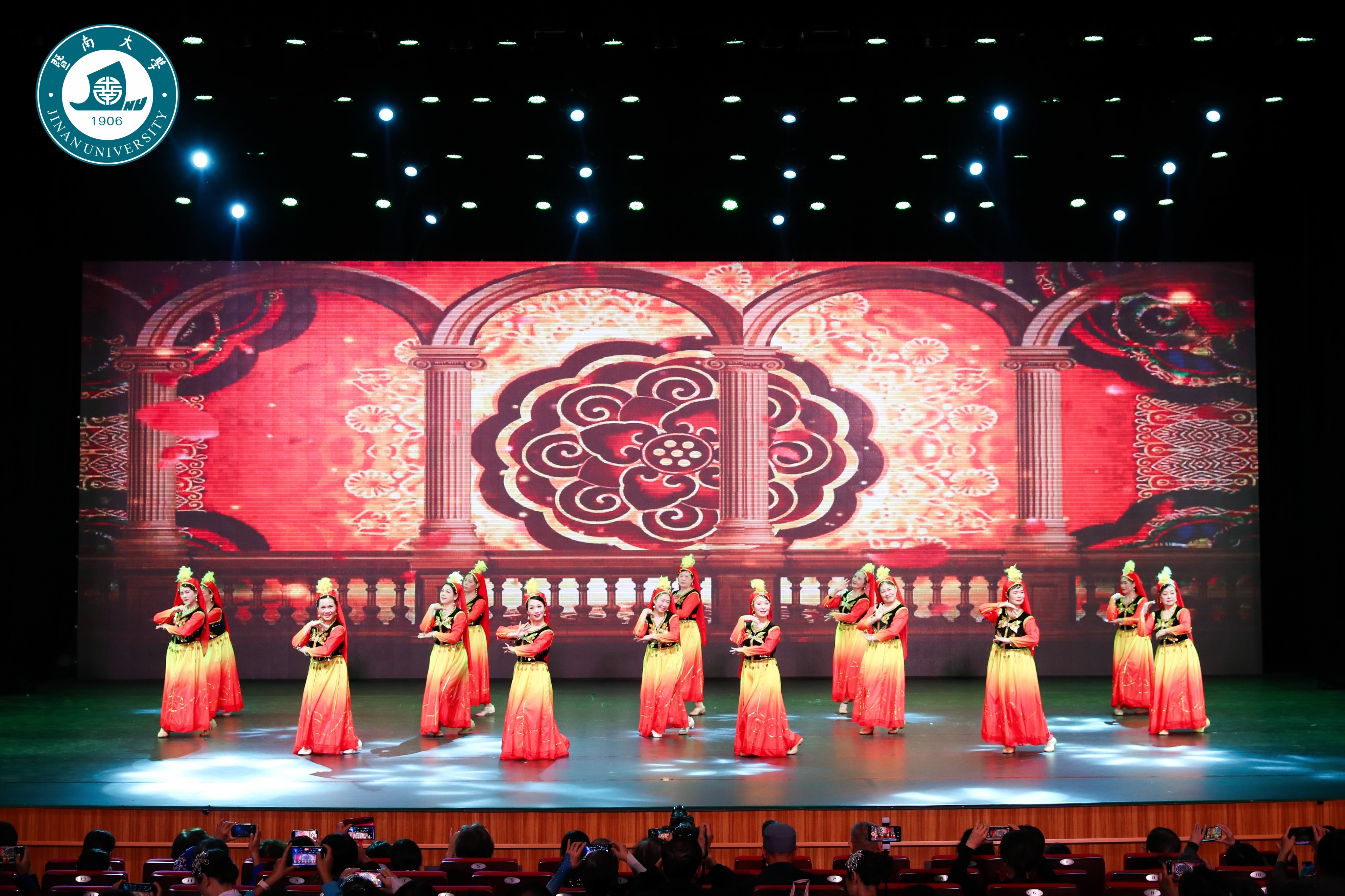 舞蹈《花儿为什么这样红》