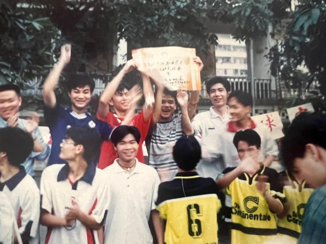 同学户外留念
