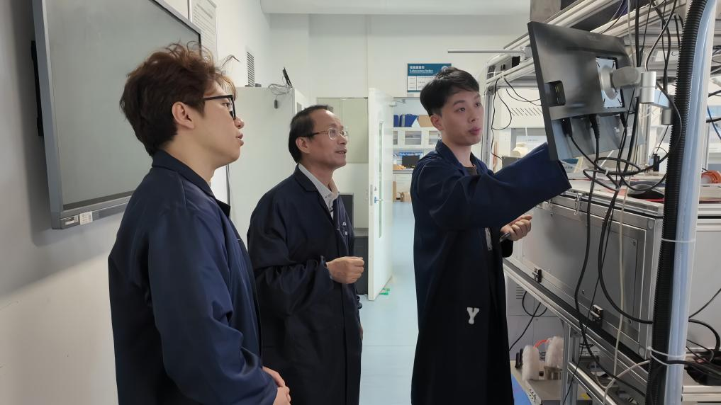 邵敏指导学生 配图3